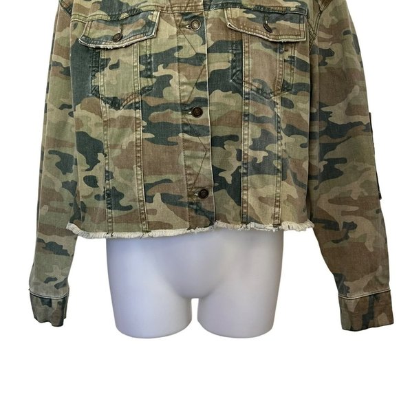 FREE PEOPLE GREEN CAMO CROP DENIM JACKET SIZE XS - Picture 7 of 13